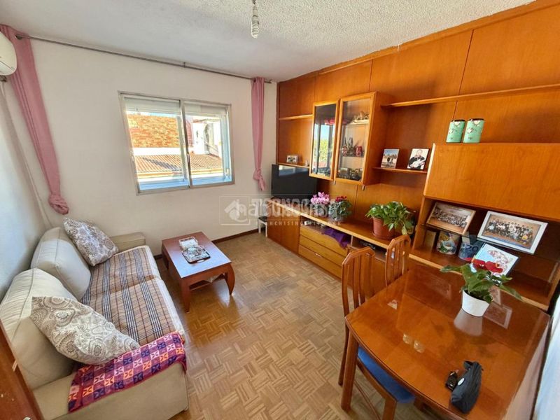 Foto b1f60ee7-4cd3-4590-ac54-8391fc47200a. Pis a Palomeras Bajas Madrid