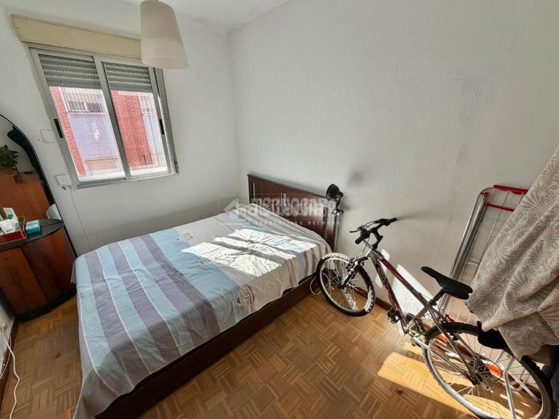 Foto c6c902f6-d946-4940-879c-0e16cd68a94d. Pis a Palomeras Bajas Madrid