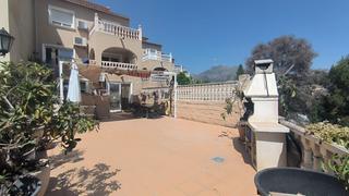 Haus in Escandinavia-Cautivador. Amplio adosado con apartamento