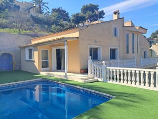 Casa en Montebello - Nou Espai. Amplio chalet con apto invitados