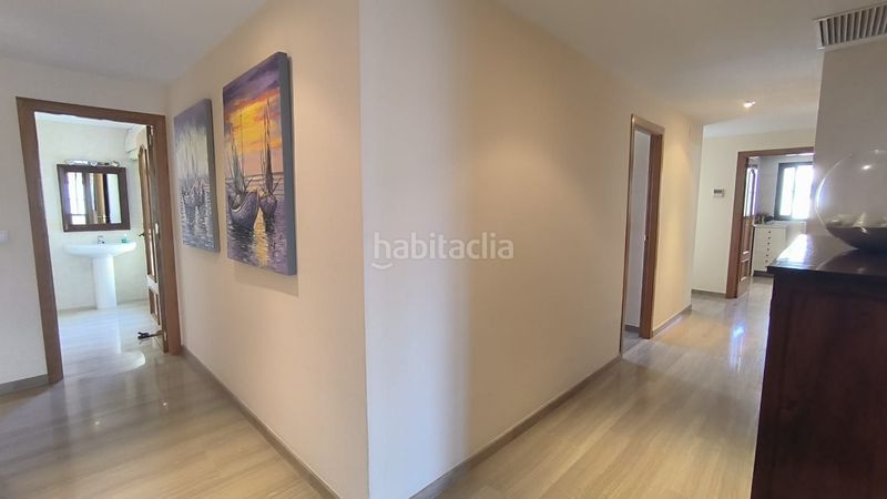 Foto 0d9a58b3-0533-4468-ac29-dc0830f44c00. Apartament amb calefacció aparcament piscina a Playa Poniente Benidorm