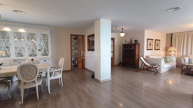Foto 54858a06-1751-4bf5-bc10-b2c3a056dff7. Apartament amb calefacció aparcament piscina a Playa Poniente Benidorm