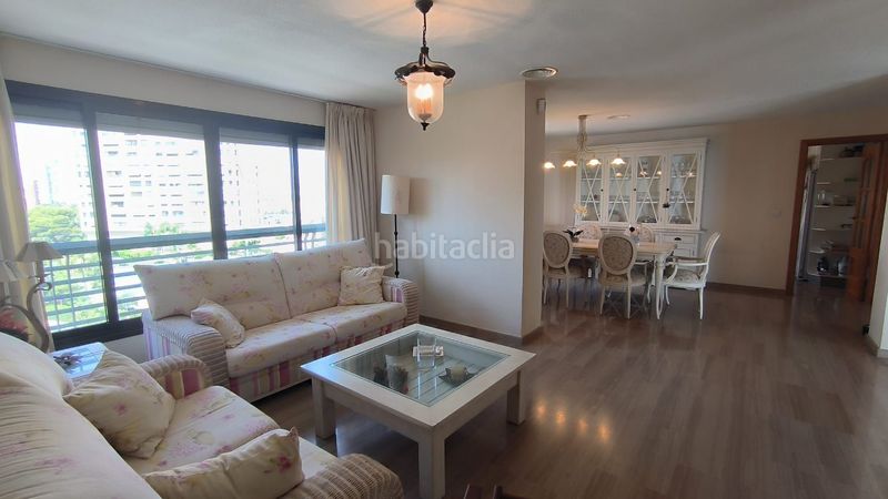 Foto 72dd3bf1-ac8b-42e7-8ae6-2a4081f4fff8. Apartament amb calefacció aparcament piscina a Playa Poniente Benidorm