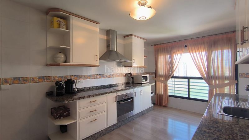 Foto d38316cd-2950-4362-ad09-8f575d64c54d. Apartament amb calefacció aparcament piscina a Playa Poniente Benidorm