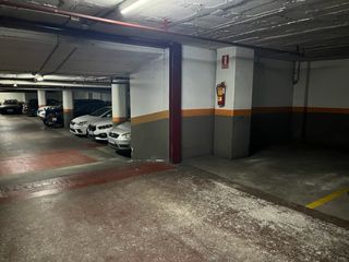 Rent Car parking in Carrer rocafort, 67. Junto colegio salesianos