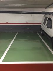 Rent Car parking in Carrer muntaner, 49. Entre consell cent y diputacio