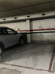 Parking voiture dans Carrer de santiago rusiol 5. Plaa d'aparcament en venda