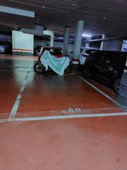 Parking voiture dans Carrer de ramn y cajal 190