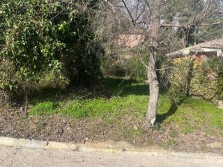Terreny residencial a Tiemblo (El). Parcela de 700 m2 en urbanización el pinar de la atalaya