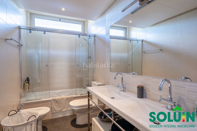 Foto aabdd4fa-bdfd-4f8e-913f-6052986d1d54. Casa amb xemeneia calefacció aparcament piscina a Pozuelo de Alarcón