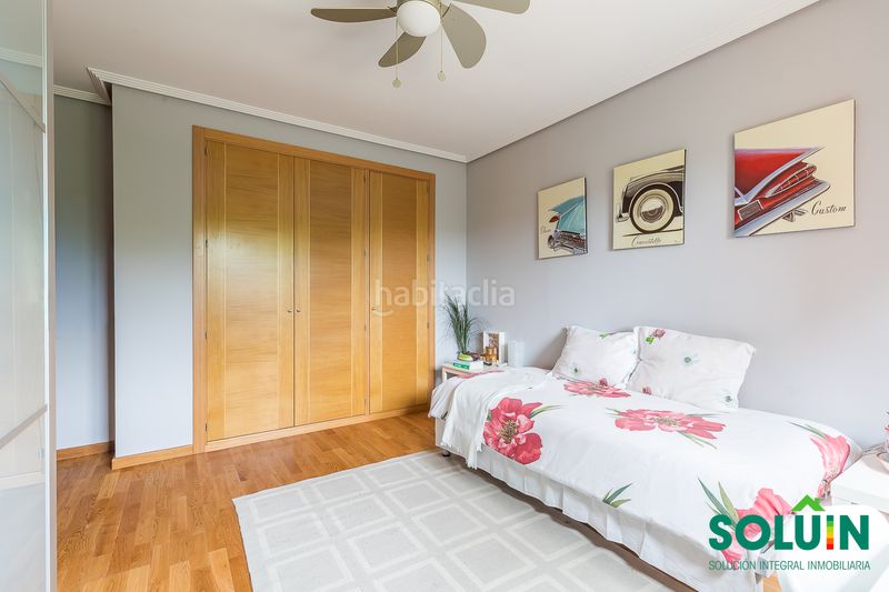 Foto 168f0744-0e64-44e0-b7b7-48c377fa8143. Casa amb xemeneia calefacció aparcament piscina a Torrelodones