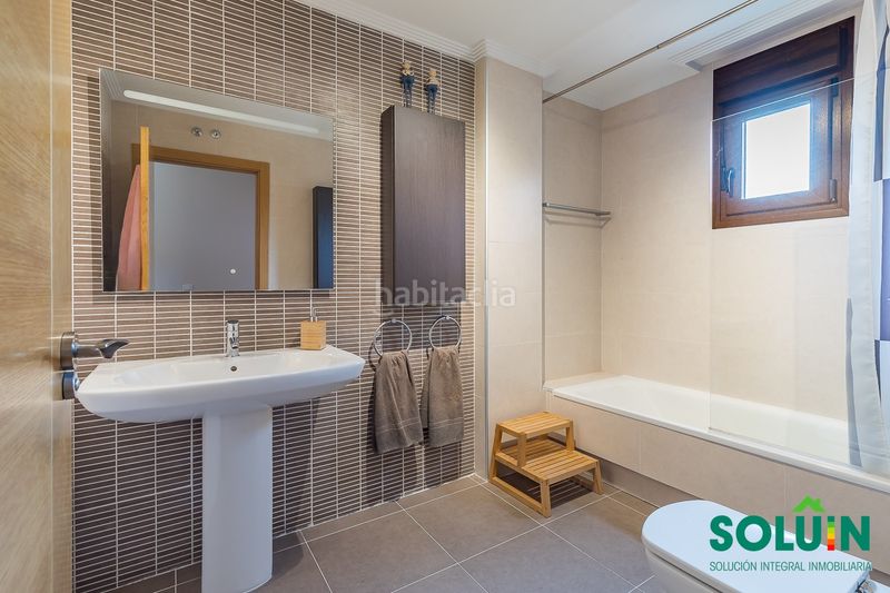 Foto 313ff995-9b93-43b0-b786-6cbe2adaf183. Casa amb xemeneia calefacció aparcament piscina a Torrelodones