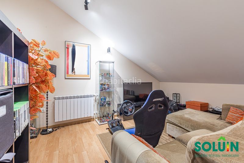 Foto 49df19e7-aaf3-4f9d-ae36-25cedef4a5b2. Casa amb xemeneia calefacció aparcament piscina a Torrelodones