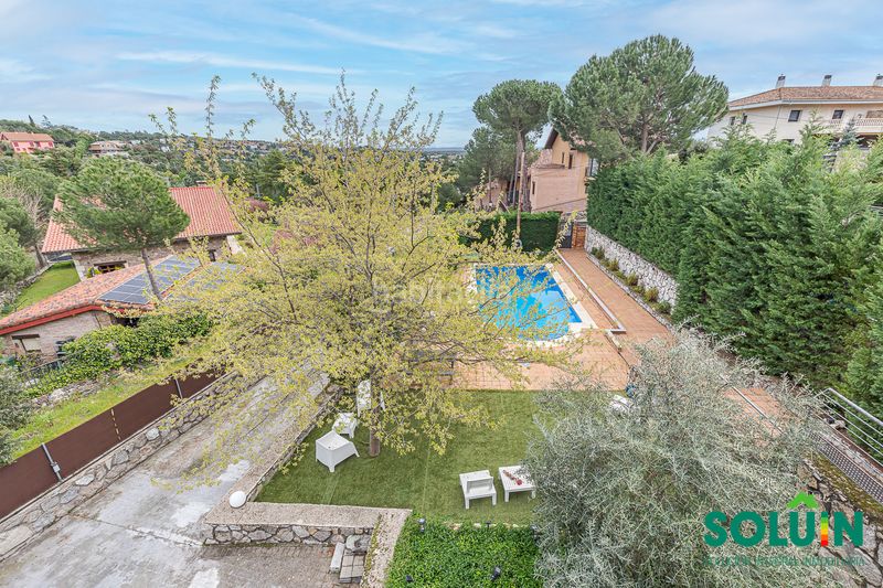 Foto 4d99ff40-3ca3-41a0-9ba6-50e06fa841b5. Casa amb xemeneia calefacció aparcament piscina a Torrelodones