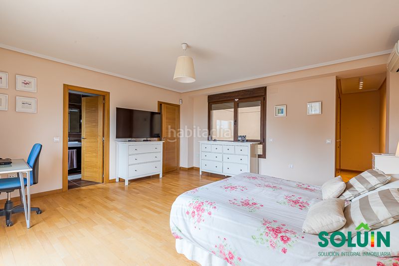 Foto 503276de-5934-49ec-8e23-befa0edb2efa. Casa amb xemeneia calefacció aparcament piscina a Torrelodones