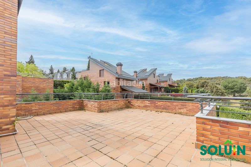 Foto 69a4d0f9-df37-46a2-a753-f67471525d7f. Casa amb xemeneia calefacció aparcament piscina a Torrelodones