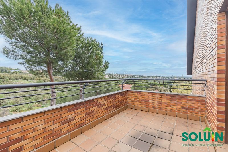 Foto 6d96b5c4-9168-43e7-80e0-f89390cd1b59. Casa amb xemeneia calefacció aparcament piscina a Torrelodones