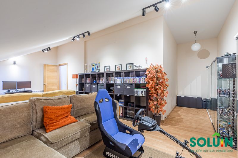 Foto 7db9e960-6aeb-49b8-b9c6-bb751ca1dd2d. Casa amb xemeneia calefacció aparcament piscina a Torrelodones