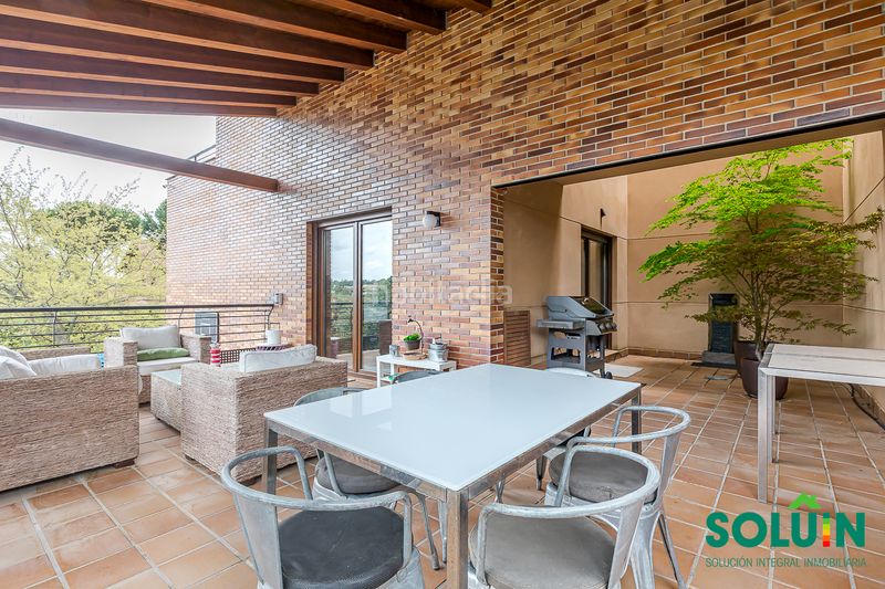 Foto 9ad33e67-4211-441e-b547-05c19476ad7a. Casa amb xemeneia calefacció aparcament piscina a Torrelodones