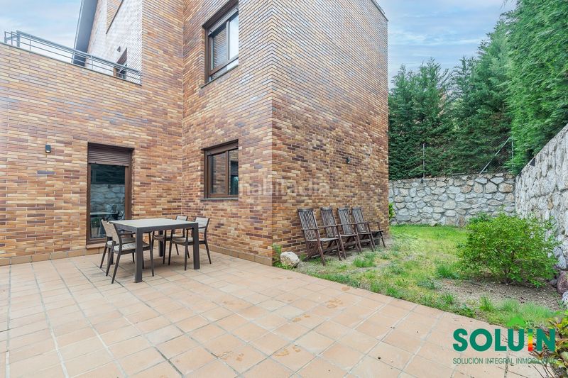 Foto b5ebe7b4-07a8-41fc-8372-56627413c4c3. Haus mit kamin heizung parking pool in Salud y Alegría - El Lago Torrelodones