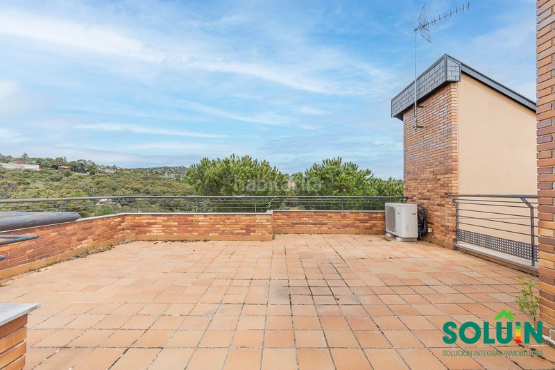 Foto bb139e1c-3a73-4971-b2dd-21de72d8078c. Haus mit kamin heizung parking pool in Salud y Alegría - El Lago Torrelodones