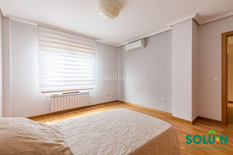 Foto dbe62eac-4b00-4868-b821-6cfd000f3d83. Haus mit kamin heizung parking pool in Salud y Alegría - El Lago Torrelodones