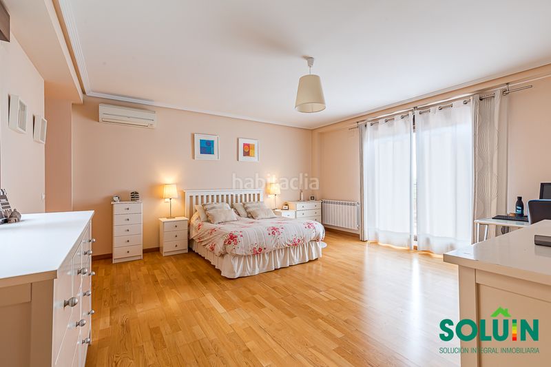 Foto e4d2ef1f-f581-4d79-8f81-45775f4c96fe. Haus mit kamin heizung parking pool in Salud y Alegría - El Lago Torrelodones