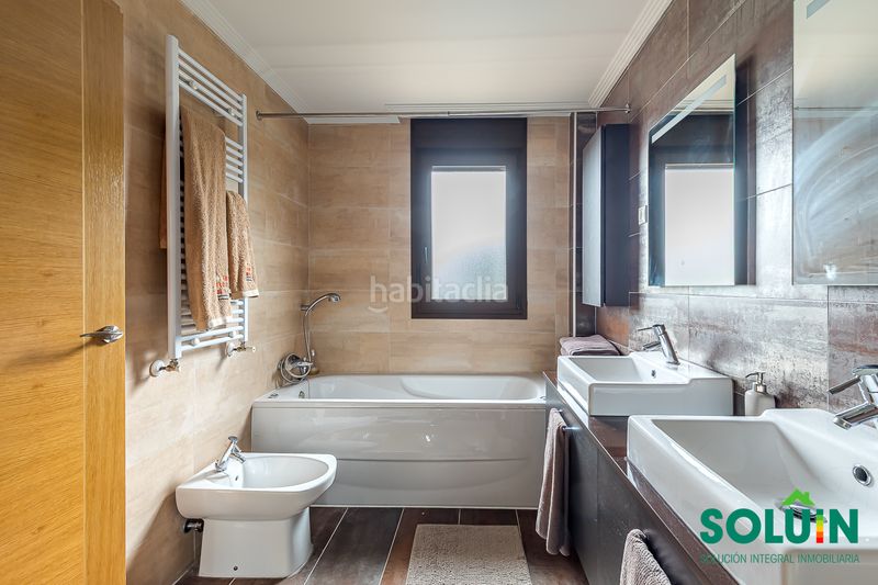 Foto 24983a30-e533-4b88-8d0c-50ff408f7587. Maison avec cheminée chauffage parking piscine dans Torrelodones