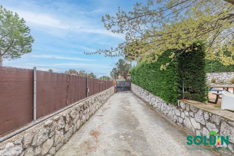 Foto a4a85fac-5daf-46c8-863d-4a988a20bc5b. Maison avec cheminée chauffage parking piscine dans Torrelodones