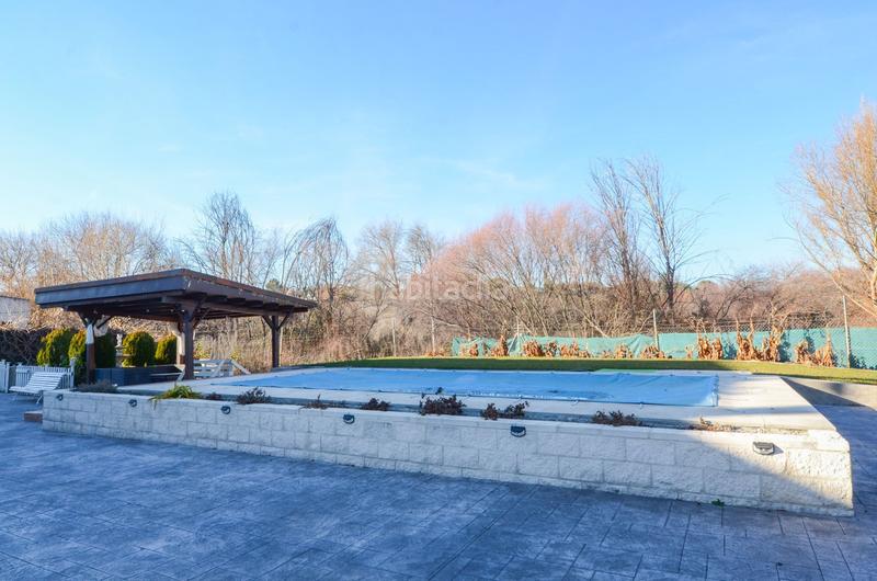 Foto 0ec9a4cf-b2f2-4f55-83dc-7c481a391016. Casa amb calefacció piscina a Quijorna