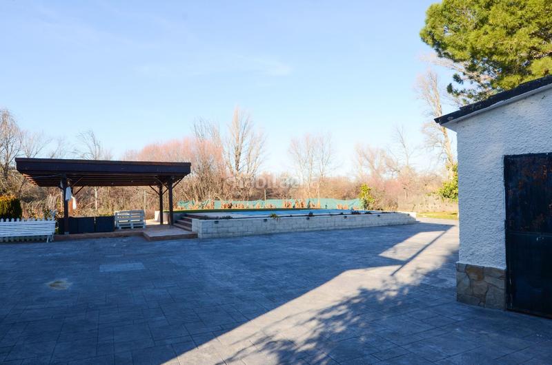 Foto 7182de01-d48d-4c13-8d70-6c744d051d1a. Casa amb calefacció piscina a Quijorna