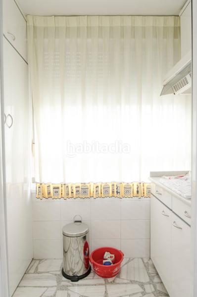 Foto 83300f6f-75bb-4cd9-bb11-76a22ecfd269. Piso en Moscardó Madrid