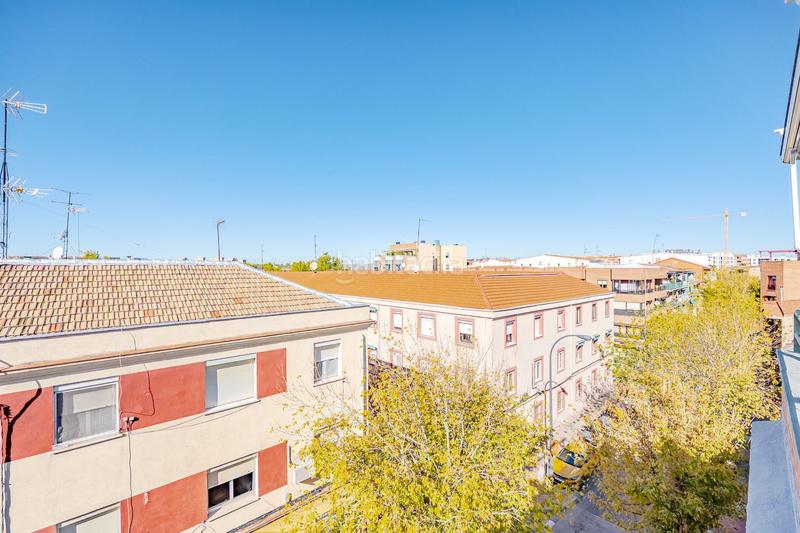 Foto 2c0648a6-aa6b-48c7-bccb-0a7c12927b26. Dúplex amb calefacció a Centro Getafe