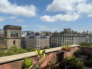 Ático  Gran via de les corts catalanes. Exclusivo ático con terraza en barcelona