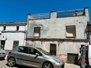 Maison jumelée  Carrer del pirineu. Casa adosada para reformar con muchas posibilidades en manresa