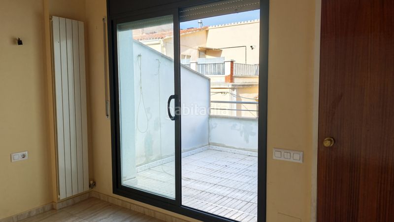 Foto 33dd0022-da72-44f8-a697-1a5c03955df5. Dúplex amb calefacció a Santpedor