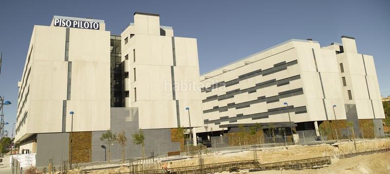 Foto 559b633e-e7a9-4fd4-ba9d-8b5eb3868b6f. Parking voiture dans Universidad Getafe