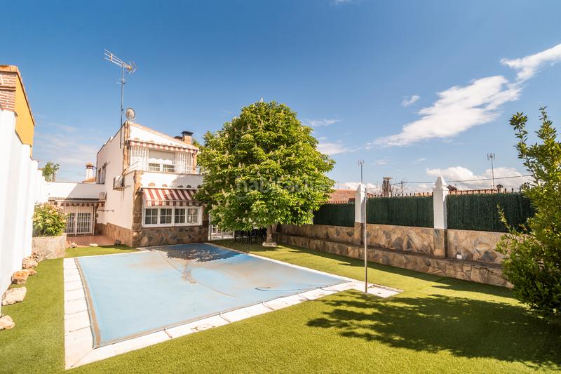 Foto 0be0dc22-7735-428b-9373-0f4341e7cf3e. Chalet mit heizung parking pool in San Martín de la Vega