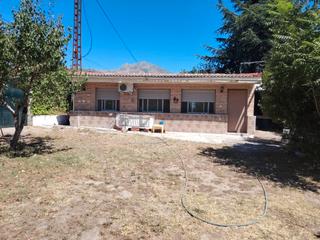 Casa  Calle de san agustín. Parcela 1000m2 con 2 casitas pozo frutales piscina