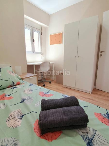 Foto e10f2d58-3daa-4bd8-beef-663c3ed6681c. Alquiler piso increíble vivienda reformada de 3 dormitorios para estudiantes en Valencia