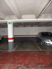Aparcament cotxe  Plaça del cedre. Estupenda plaza de garaje para coche mediano/grande en plaza ced