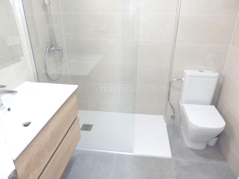 Foto 431e3be1-4837-4338-b059-df002eb639da. Rent flat in Ciutat Jardí Valencia