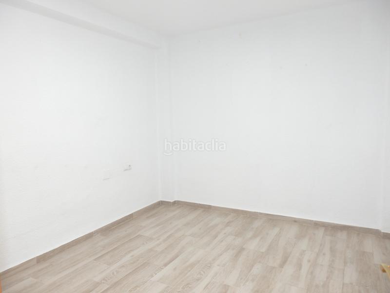 Foto d81703df-41fb-43e1-af1b-cc3d875ae2b3. Appartamento in Avenida de la Paz Xirivella