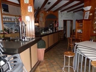 Location Local commercial à Favara. Interesante bar-cafetería de 91m2 junto a hospital peset