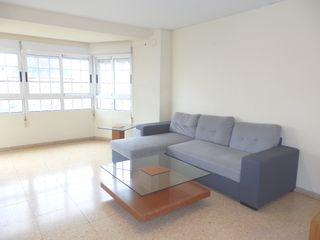 Miete Etagenwohnung in Trinitat. Estupenda vivienda amueblada junto a 'pont de fusta'