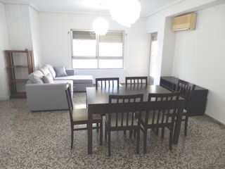 Rent Flat in Aiora. Estupenda vivienda amueblada para estudiantes junto a la parada