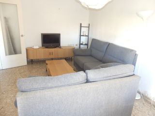 Affitto Appartamento in Ciutat Jardí. Maravillosa vivienda para estudiantes en avenida blasco ibáñez,