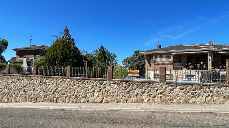 Foto aeaa8baf-6671-4da7-bf88-8f5bec10b225. Chalet dans calle águila 88 dans Calalberche