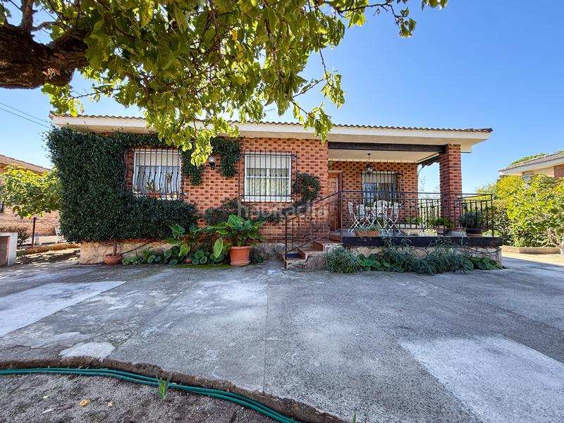 Foto 00ab83e6-3447-473e-b580-6e9f4a668e82. Chalet dans calle río nalón 12 dans Calalberche