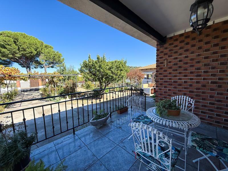 Foto 3c215fec-3da2-4ab6-b284-feeeef197b0e. Chalet dans calle río nalón 12 dans Calalberche